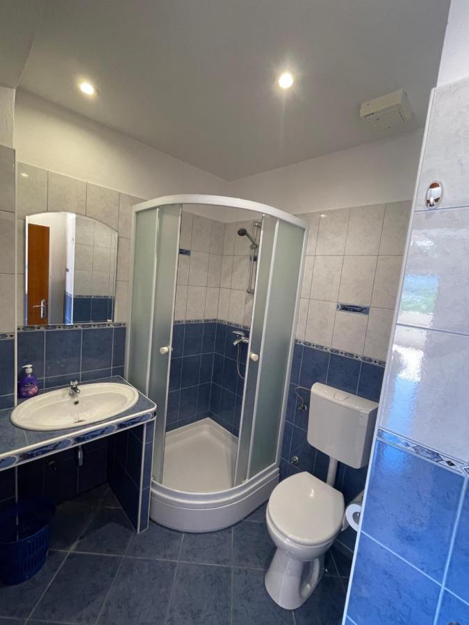 Apartments Belic With Pool Jelsa  Zewnętrze zdjęcie
