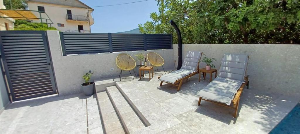 Apartments Belic With Pool Jelsa  Zewnętrze zdjęcie