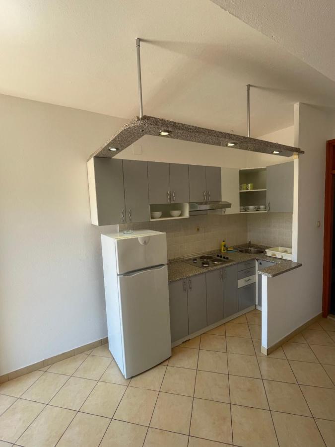Apartments Belic With Pool Jelsa  Zewnętrze zdjęcie