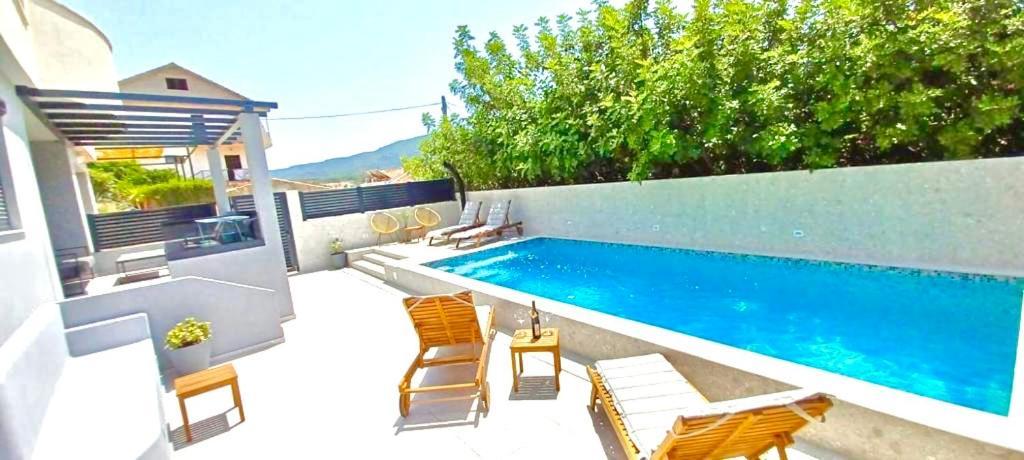 Apartments Belic With Pool Jelsa  Zewnętrze zdjęcie