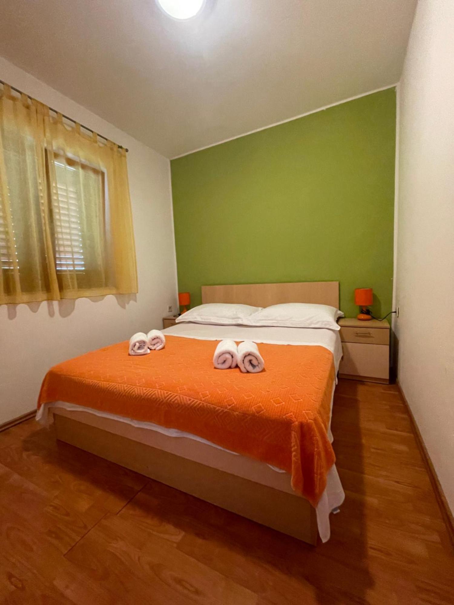 Apartments Belic With Pool Jelsa  Zewnętrze zdjęcie