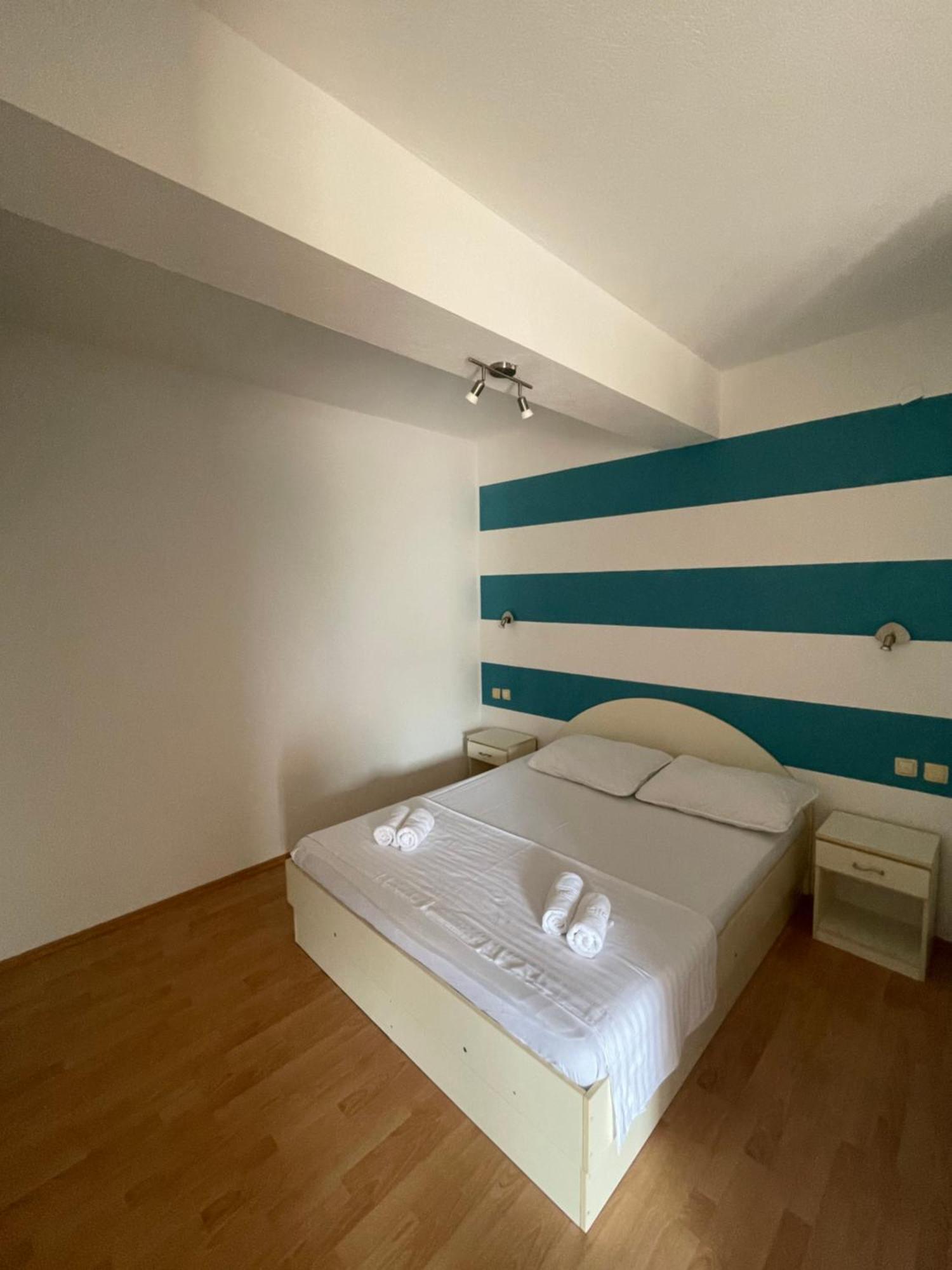 Apartments Belic With Pool Jelsa  Zewnętrze zdjęcie