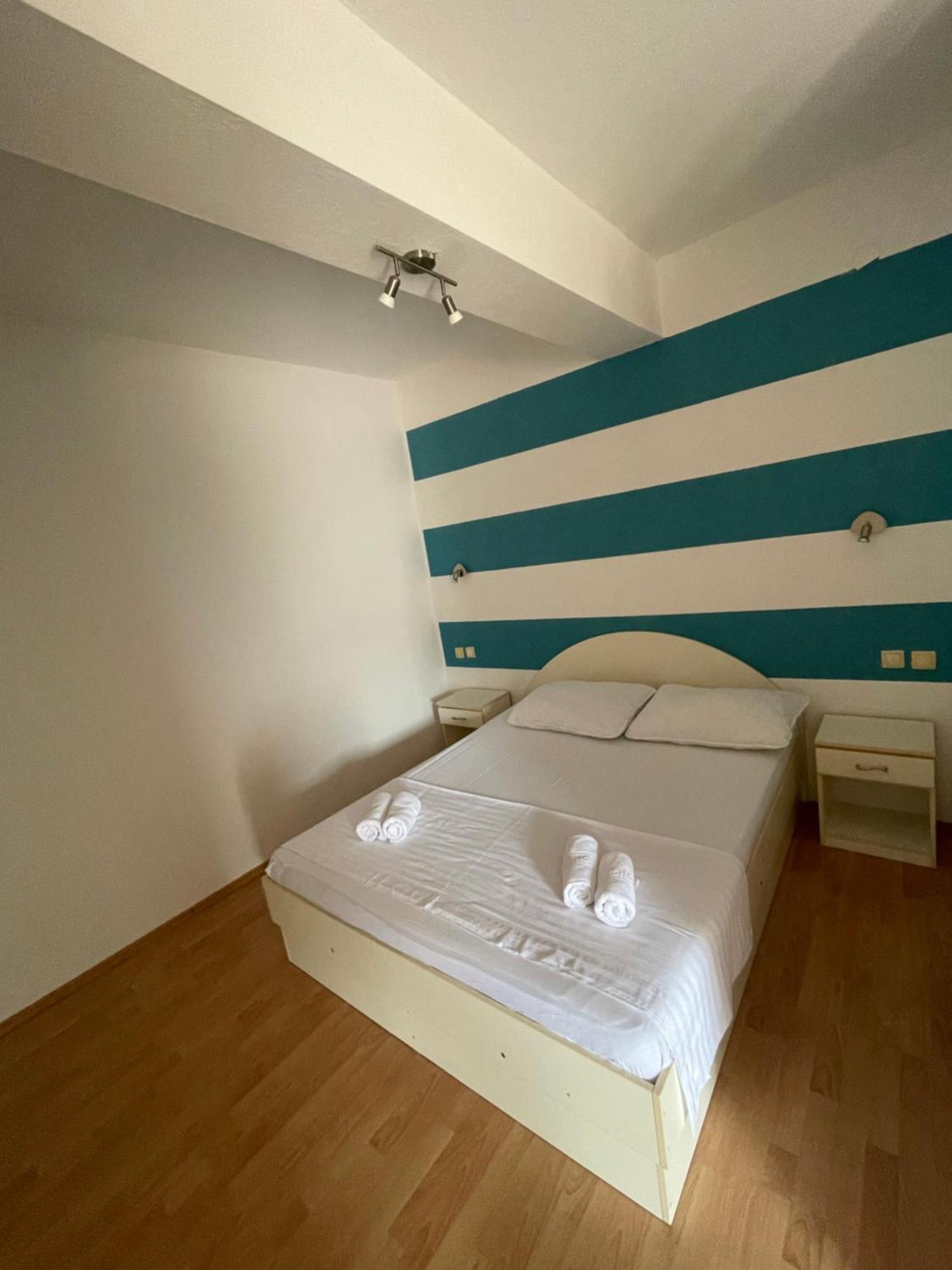 Apartments Belic With Pool Jelsa  Zewnętrze zdjęcie