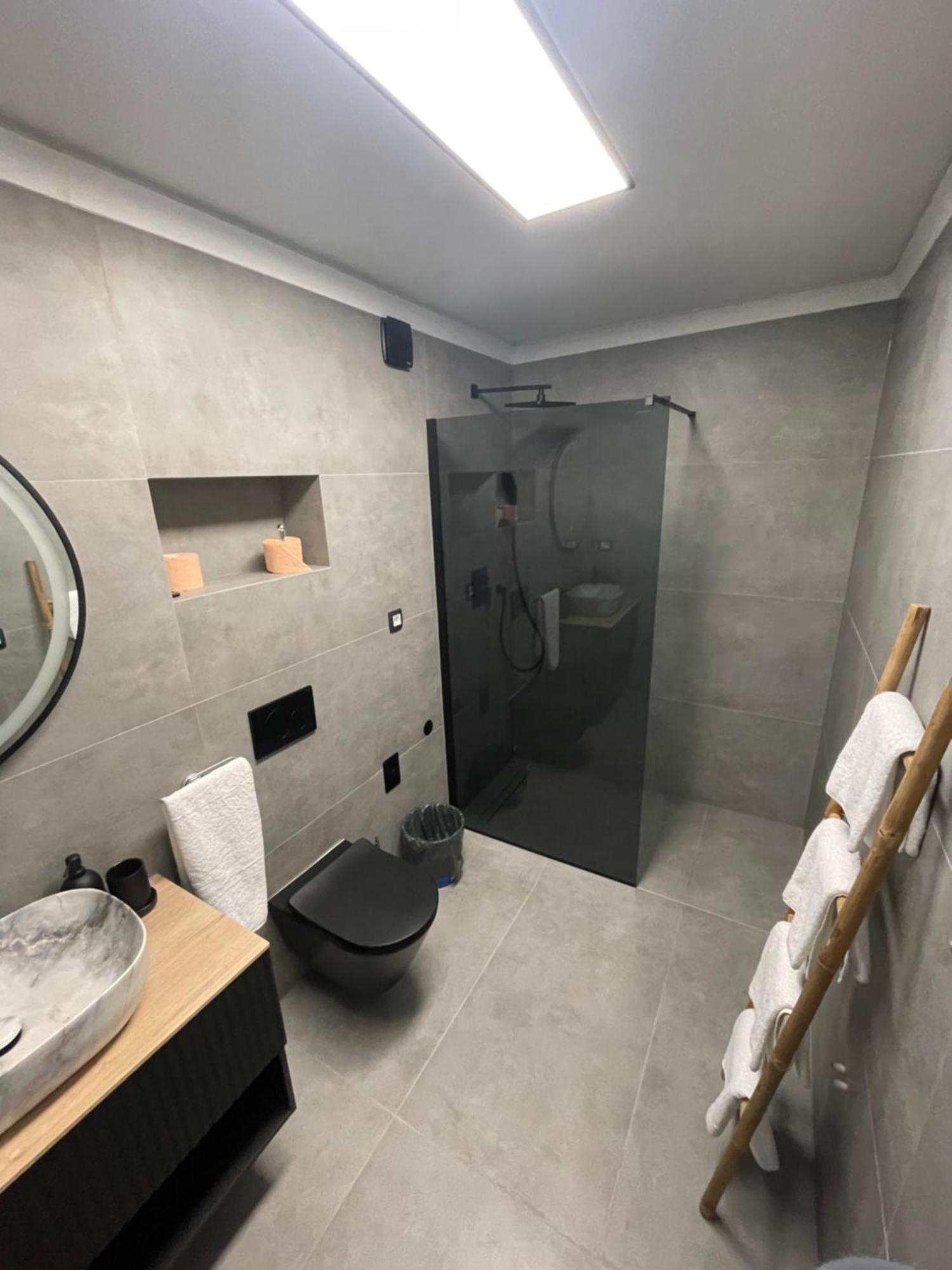 Apartments Belic With Pool Jelsa  Zewnętrze zdjęcie