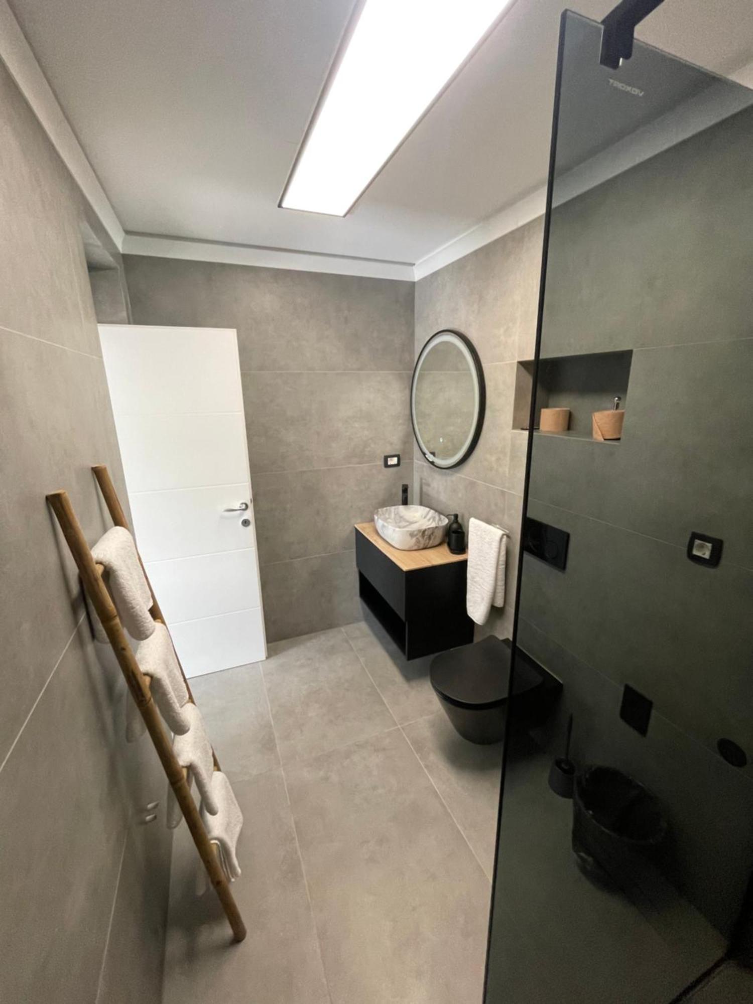 Apartments Belic With Pool Jelsa  Zewnętrze zdjęcie